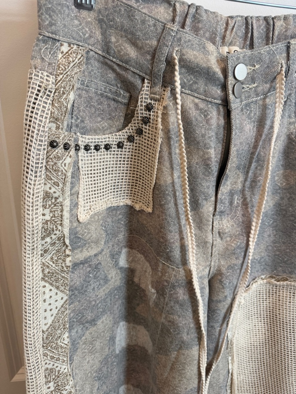 POL Neutral Patchwork Wide-Leg Pants with Crochet Details- SMALL - Picture 3 of 17